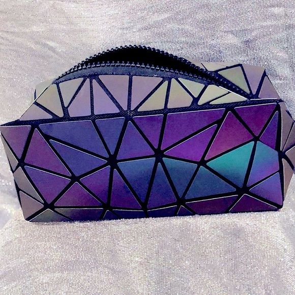 Geometric Makeup| Cosmetics | Beauty Bag/Pouch »Iridescence Shiny Luminous Color - Picture 3 of 13